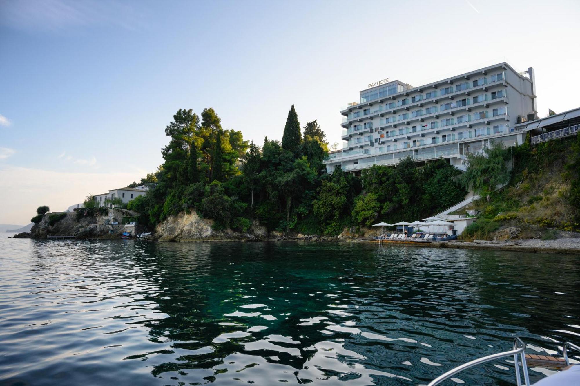 Ray Hotel Corfu Perama  Exteriör bild